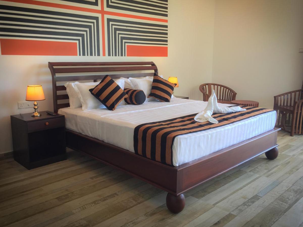 Ara Beach Resort Мириса Екстериор снимка