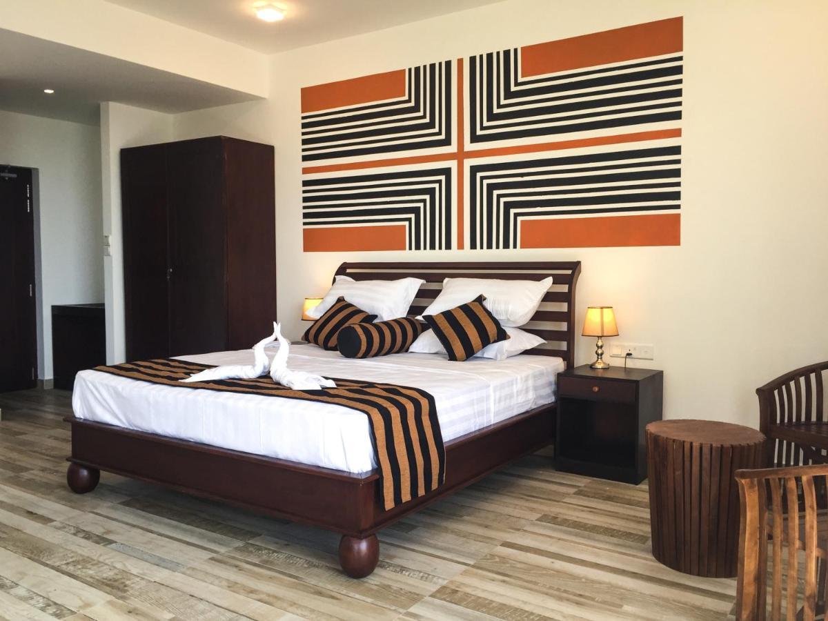 Ara Beach Resort Мириса Екстериор снимка