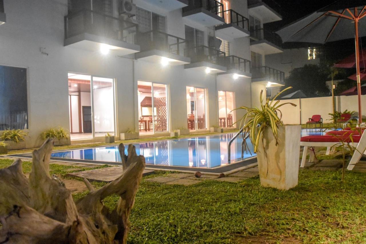 Ara Beach Resort Мириса Екстериор снимка