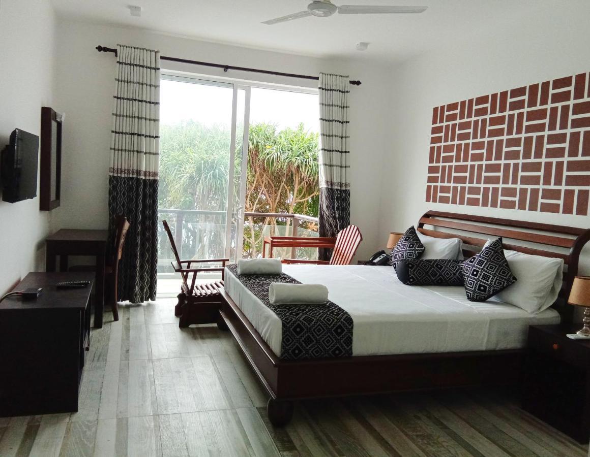 Ara Beach Resort Мириса Екстериор снимка