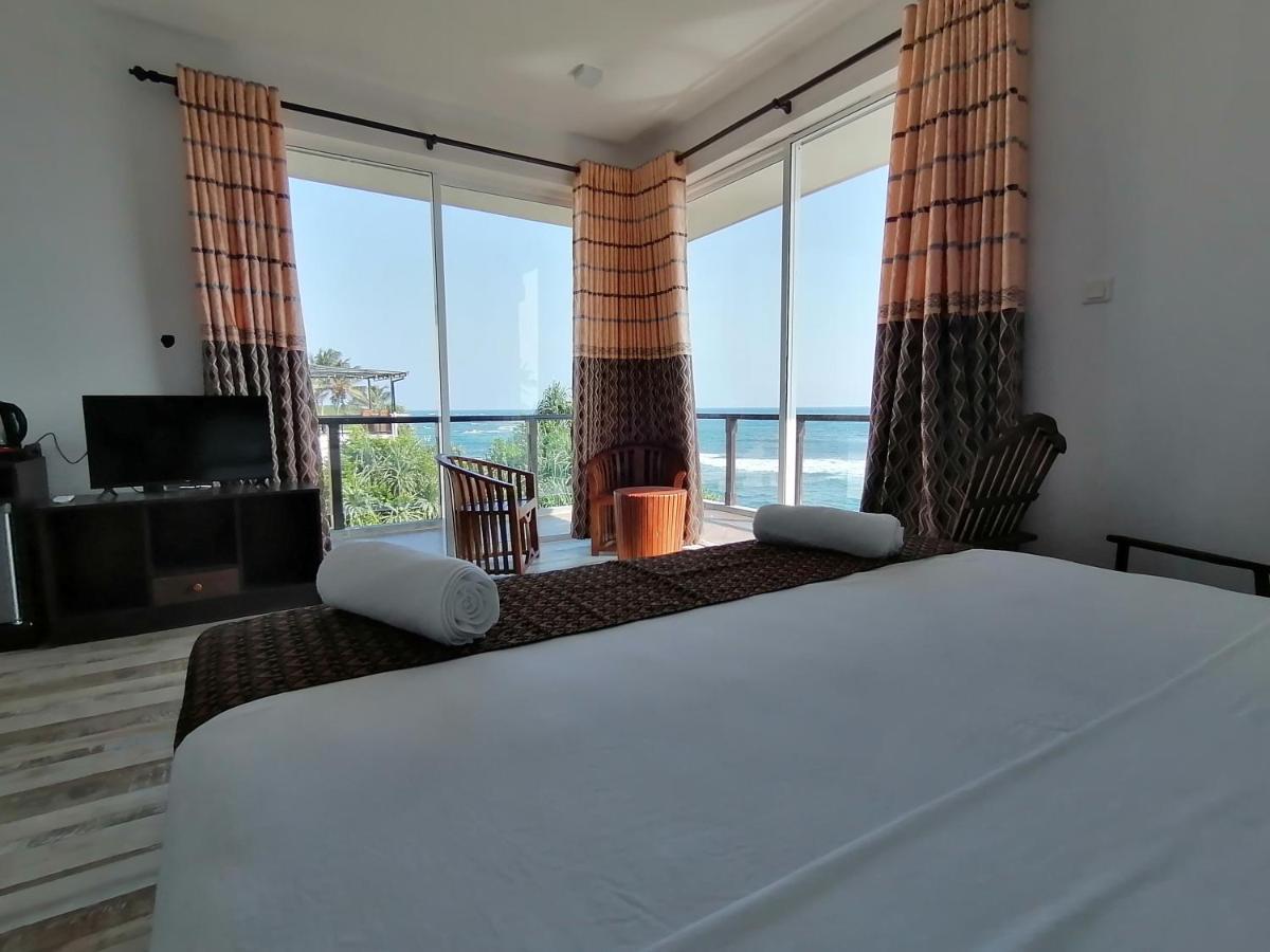 Ara Beach Resort Мириса Екстериор снимка