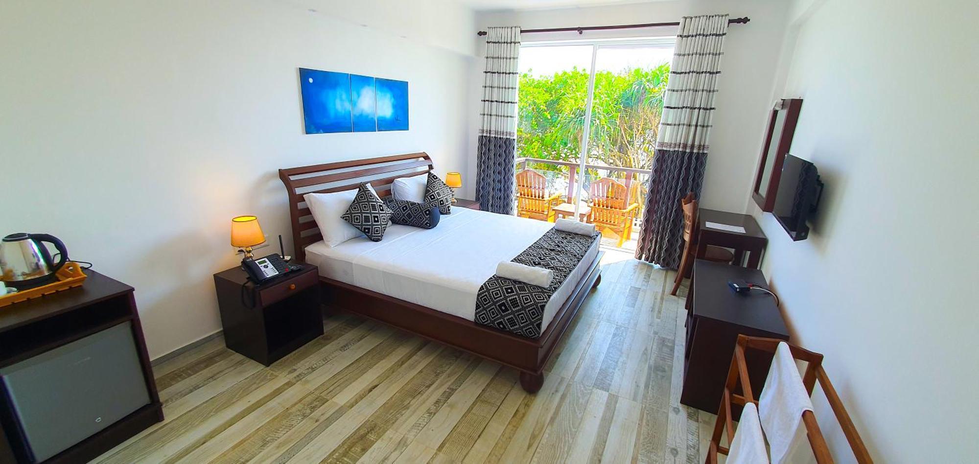 Ara Beach Resort Мириса Екстериор снимка
