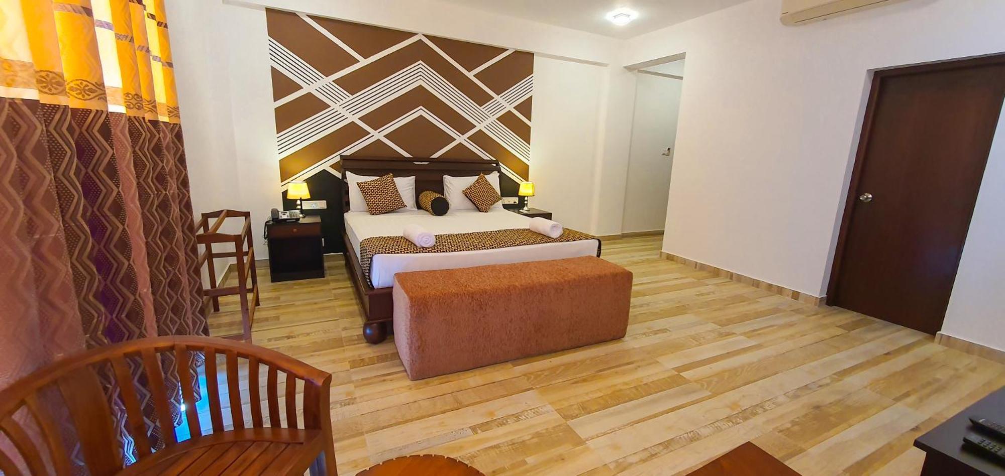 Ara Beach Resort Мириса Екстериор снимка