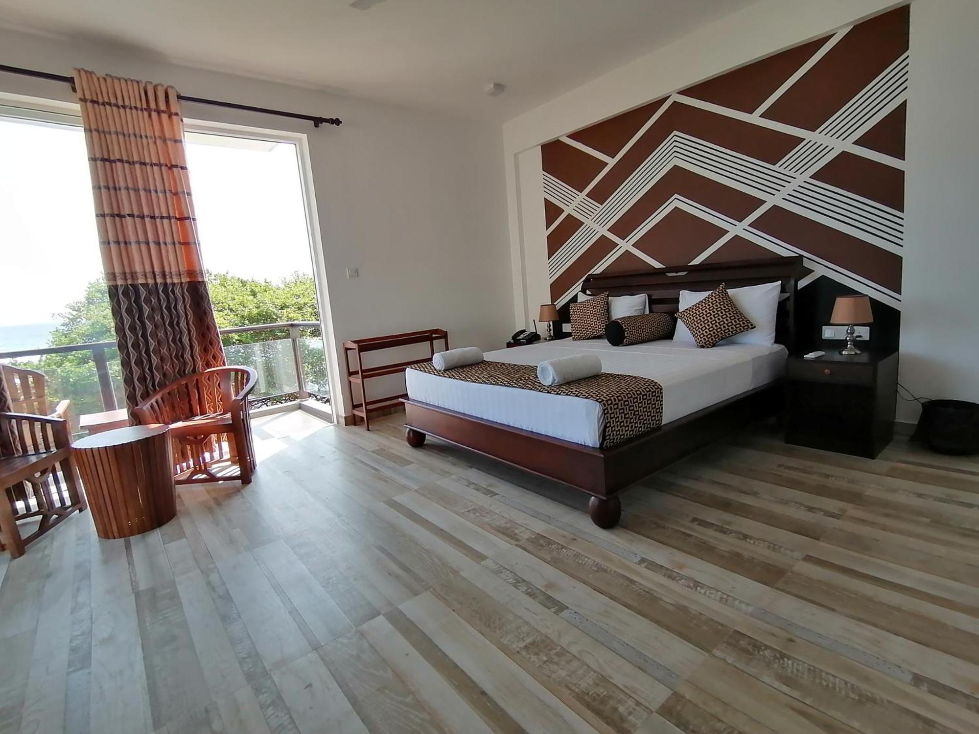 Ara Beach Resort Мириса Екстериор снимка
