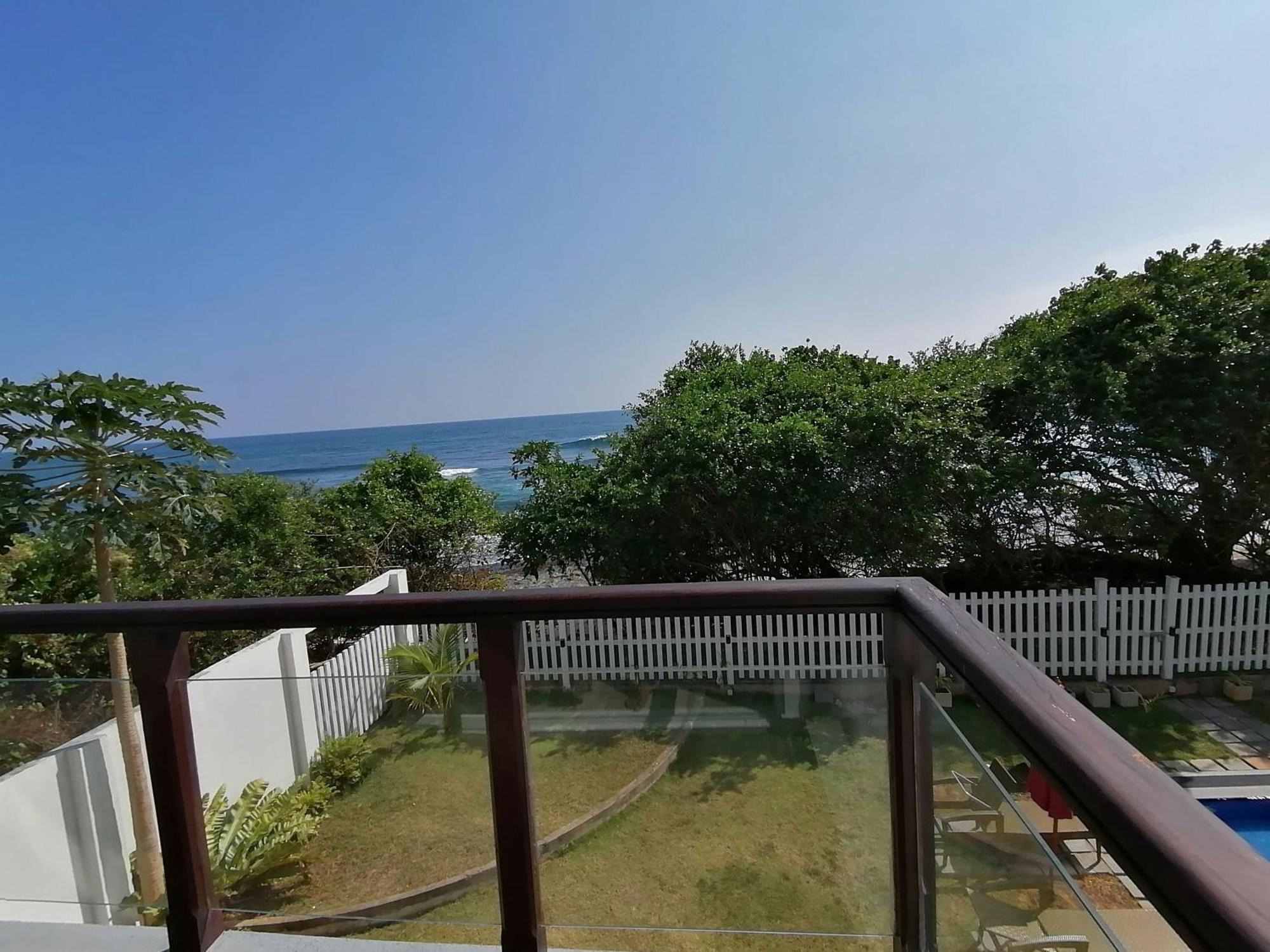 Ara Beach Resort Мириса Екстериор снимка